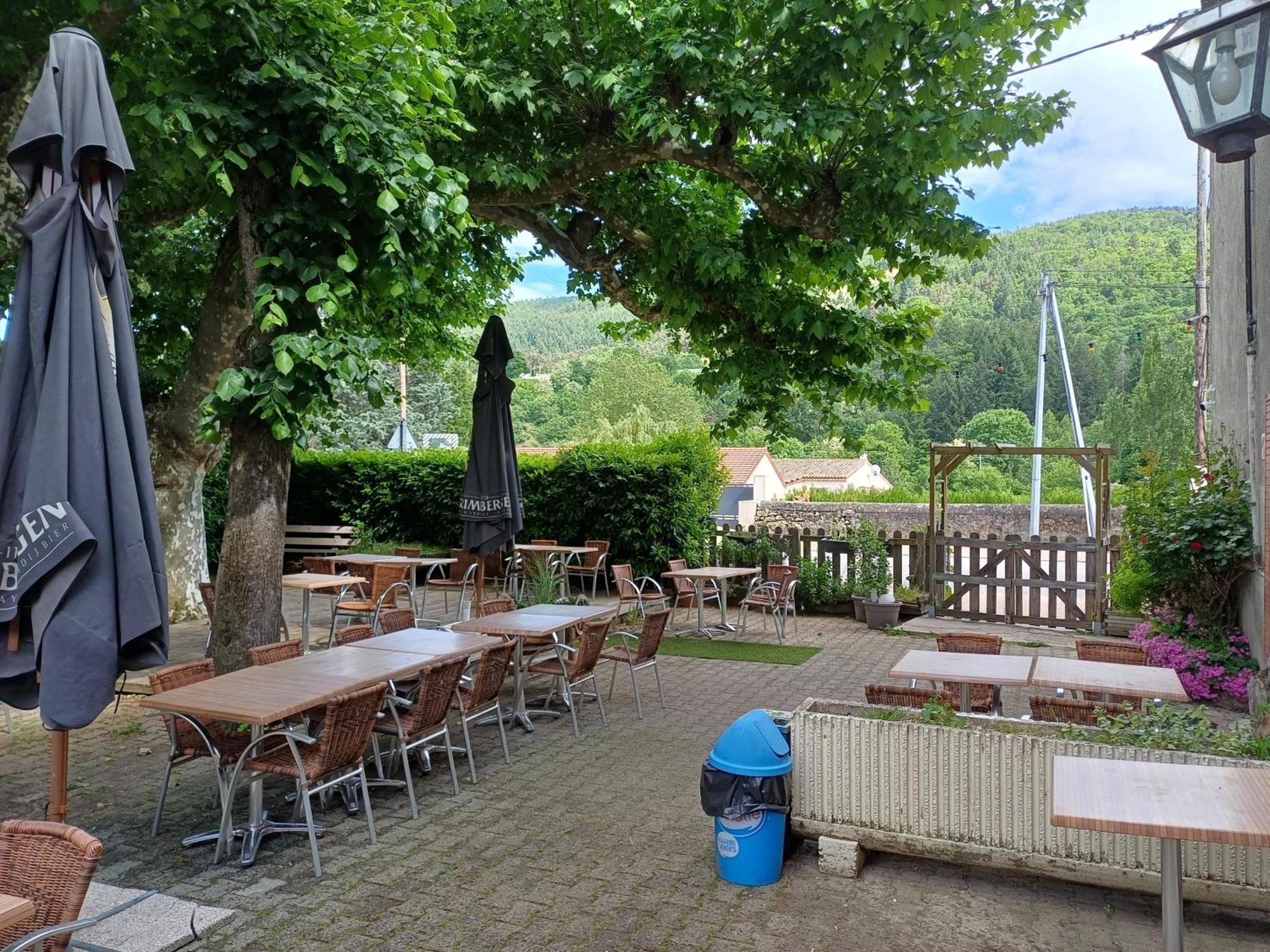 Auberge Des Platanes Villevocance Exterior photo